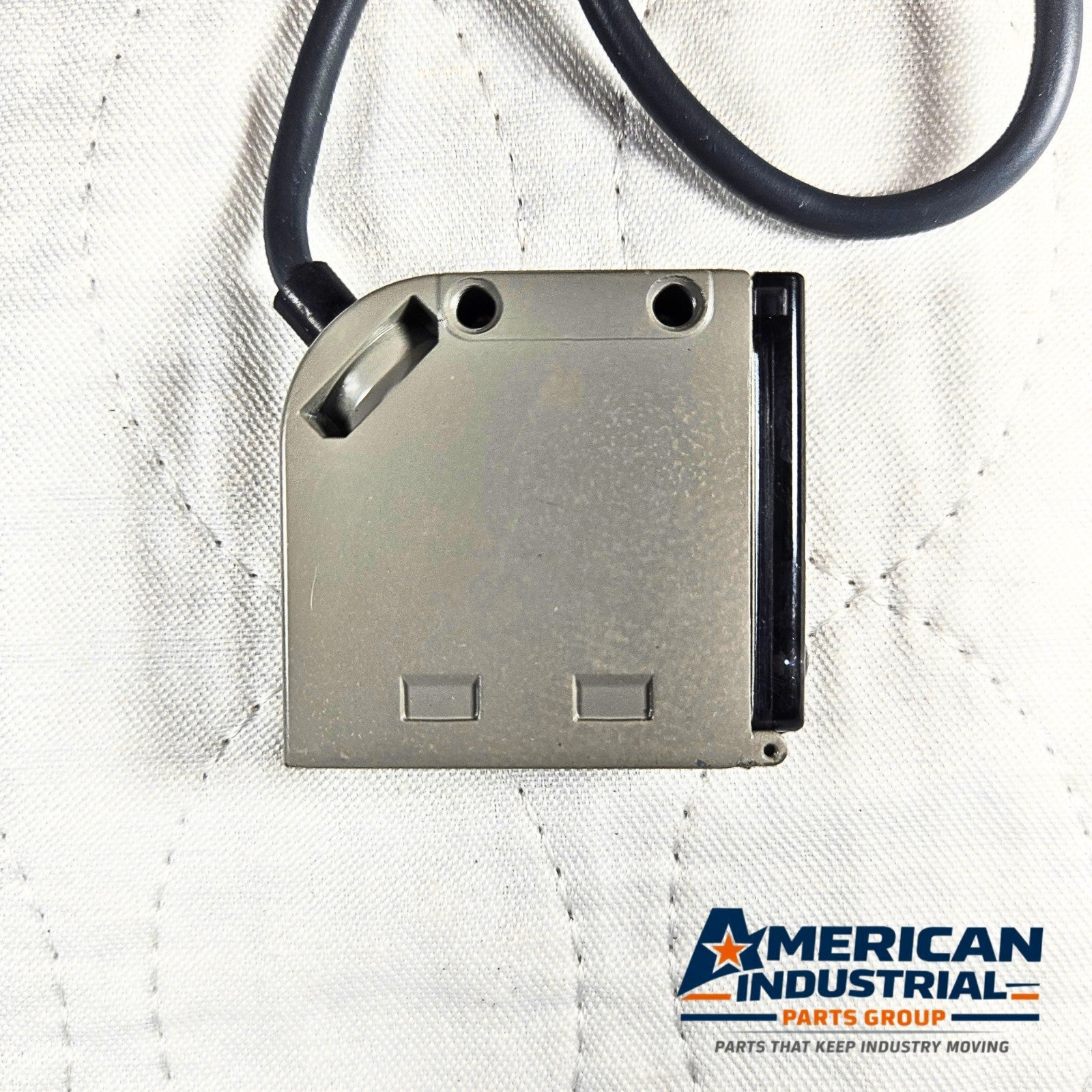 Omron E3S-CL1 photoelectric sensor 10-30VDC compact for industrial automation and machine sensing applications