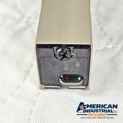 Omron E3S-CR61 diffuse photoelectric sensor 10-30VDC NPN/PNP for industrial automation and machine sensing