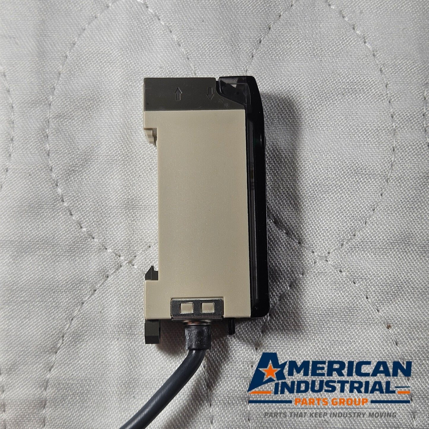 Omron E3X-A11 fiber optic amplifier sensor 10-30VDC for industrial automation and machine sensing applications