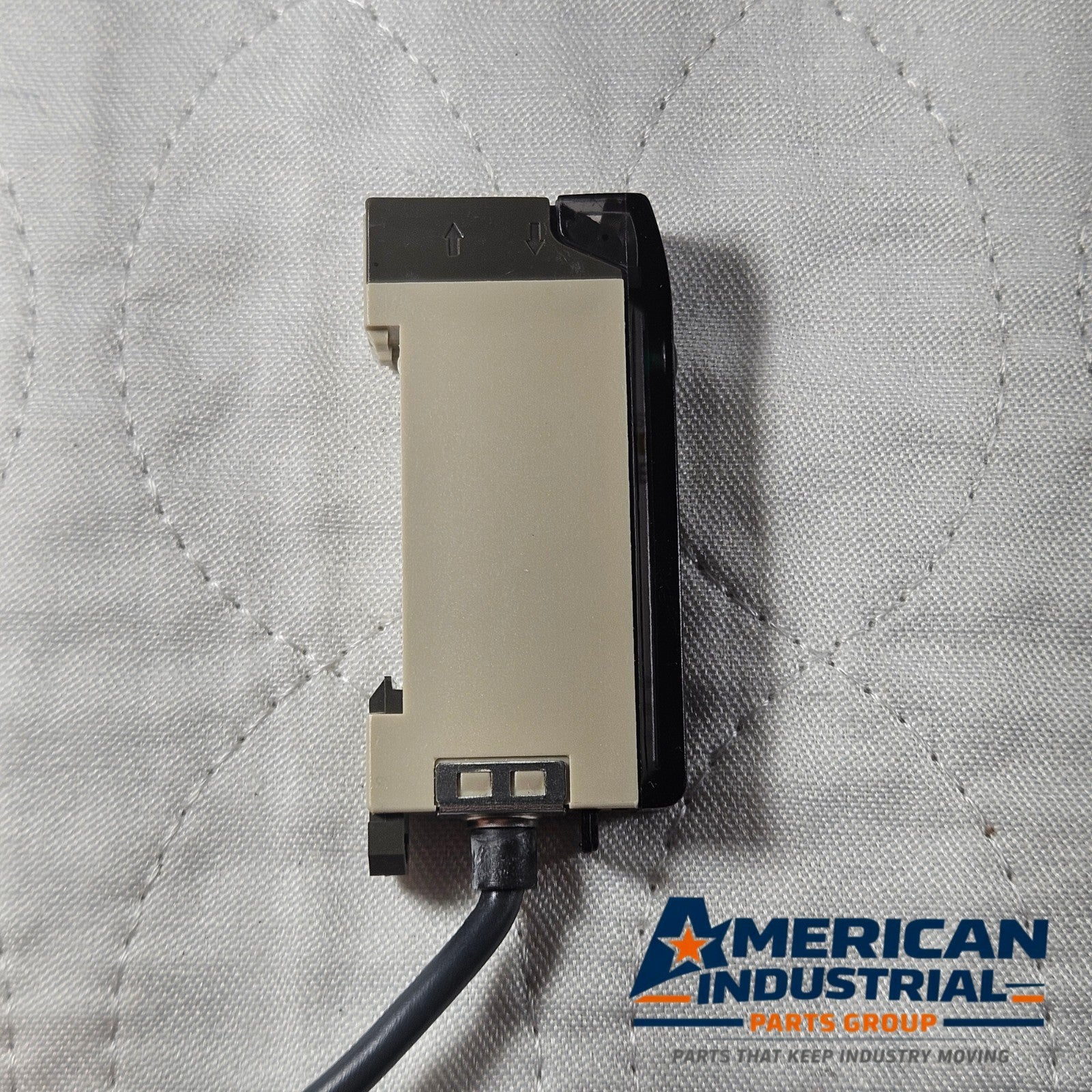 Omron E3X-A11 fiber optic amplifier sensor 10-30VDC for industrial automation and machine sensing applications