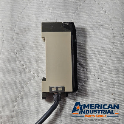 Omron E3X-A11 fiber optic amplifier sensor 10-30VDC for industrial automation and machine sensing applications