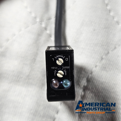 Omron E3Z-D61 diffuse reflective photoelectric sensor 12-24VDC for industrial automation and machine sensing applications