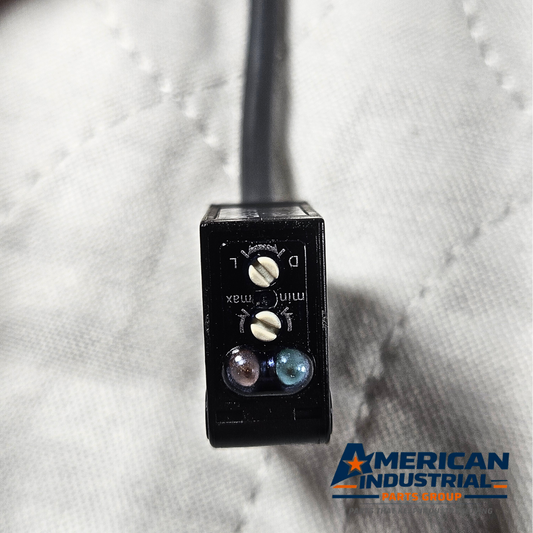 Omron E3Z-D61 diffuse reflective photoelectric sensor 12-24VDC for industrial automation and machine sensing applications