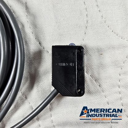 Omron E3Z-D61 diffuse reflective photoelectric sensor 12-24VDC for industrial automation and machine sensing applications