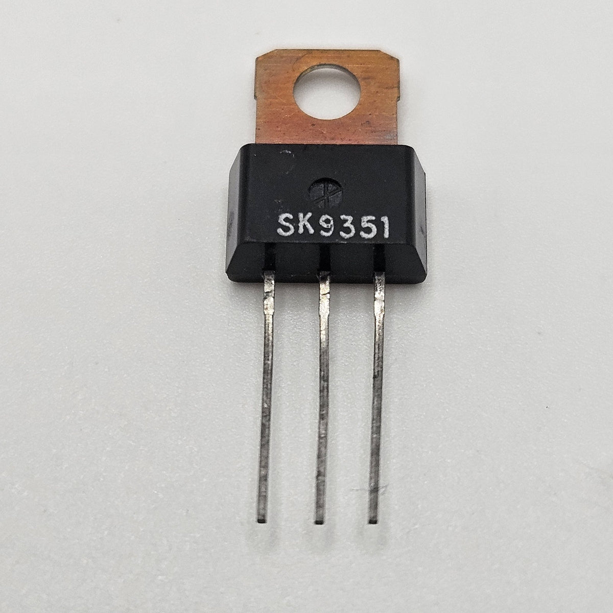 Lot of 10 RCA SK9351 PNP silicon high voltage transistors 300V 0.5A NTE240 ECG240 cross reference