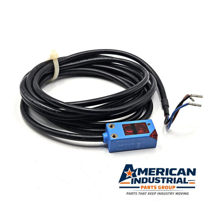 SICK WT4-2P132 photoelectric proximity sensor background suppression PNP IP67 for industrial object detection