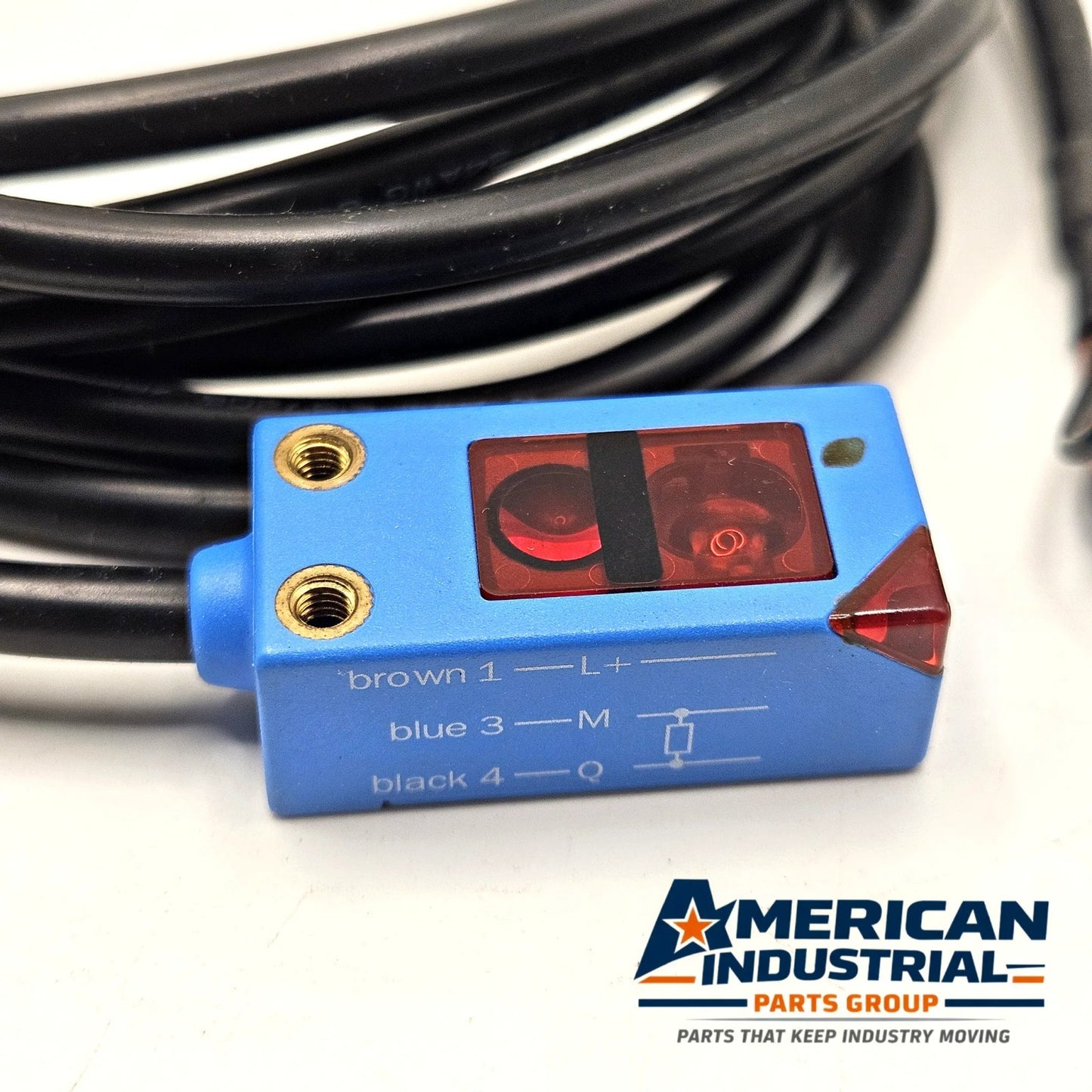SICK WT4-2P132 photoelectric proximity sensor background suppression PNP IP67 for industrial object detection