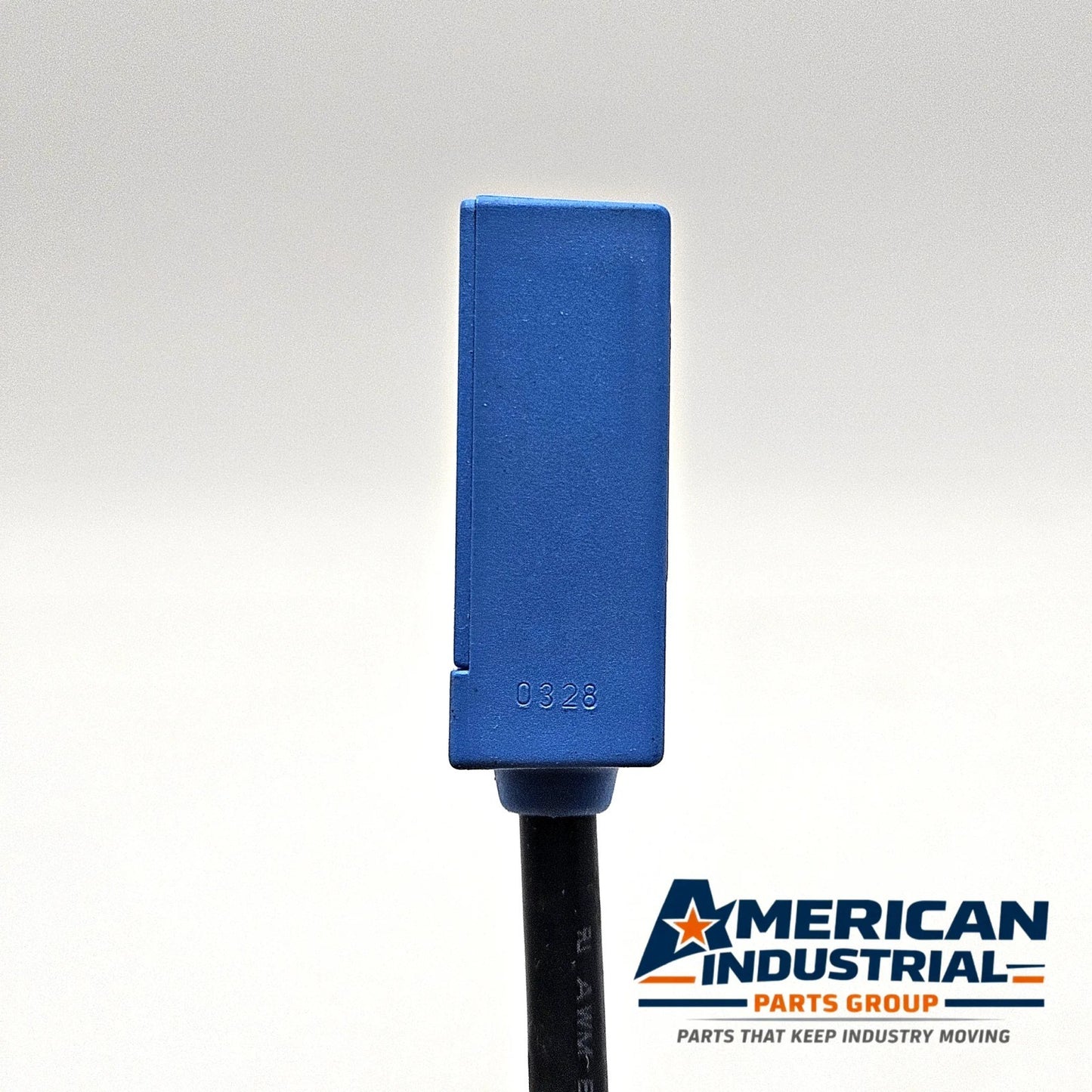 SICK WT4-2P132 photoelectric proximity sensor background suppression PNP IP67 for industrial object detection