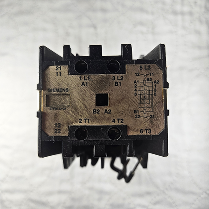 Siemens 3TF86 33-0A contactor for industrial automation and MRO motor control applications. American Industrial Parts Group.