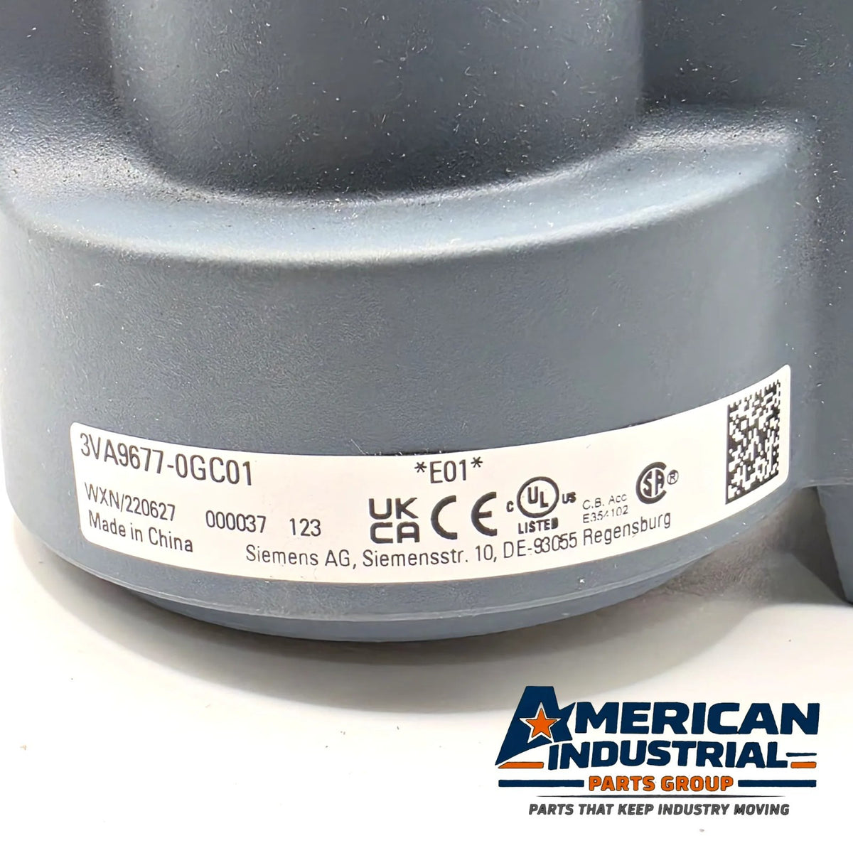Siemens 3VA9677-0GC01 supplementary handle for 3VA breaker door-mounted rotary operator from American Industrial Parts Group