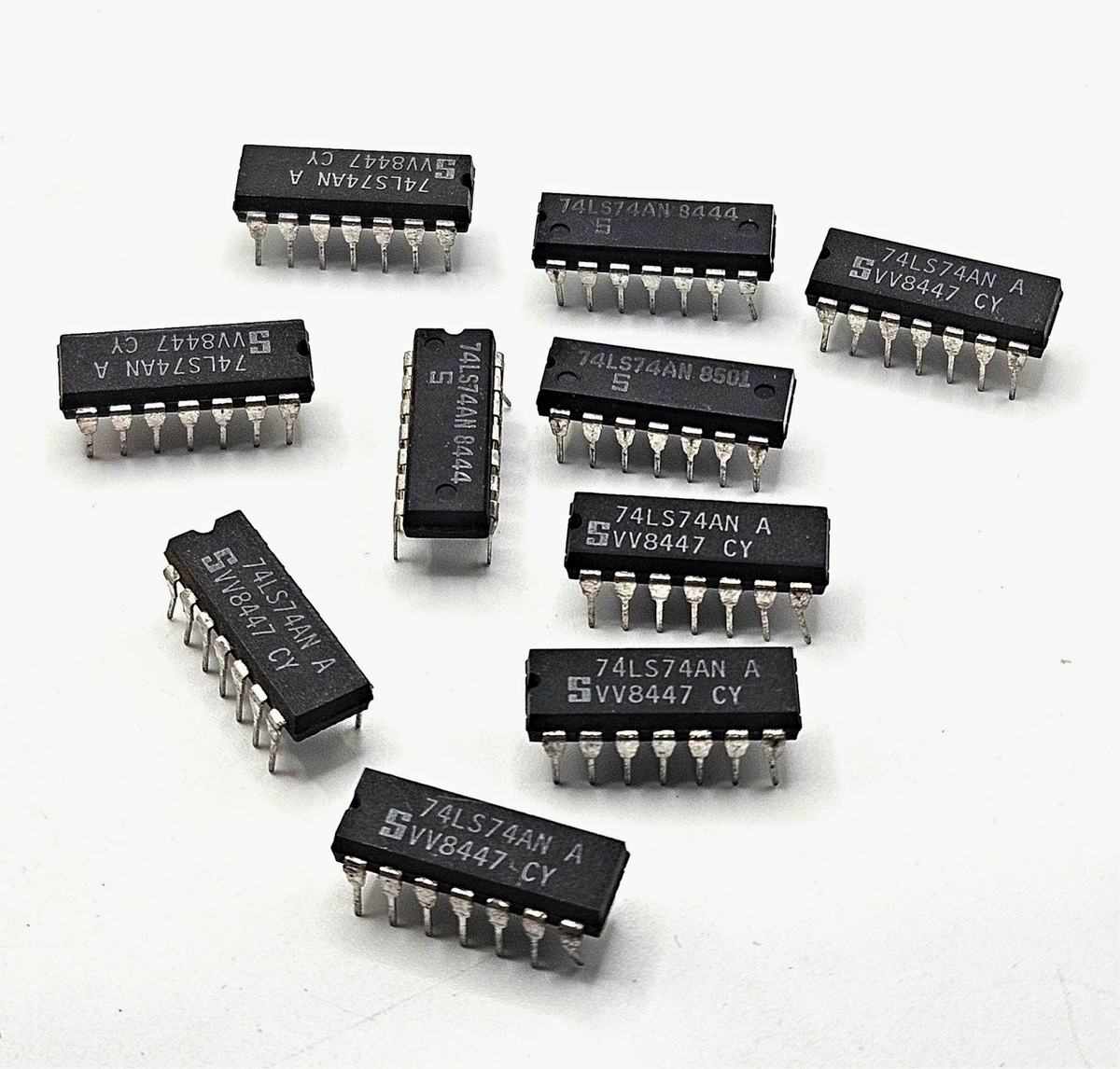 Lot of 10 Signetics 74LS74AN dual D flip-flops 14-pin DIP new old stock for vintage electronics repair and TTL logic circuits