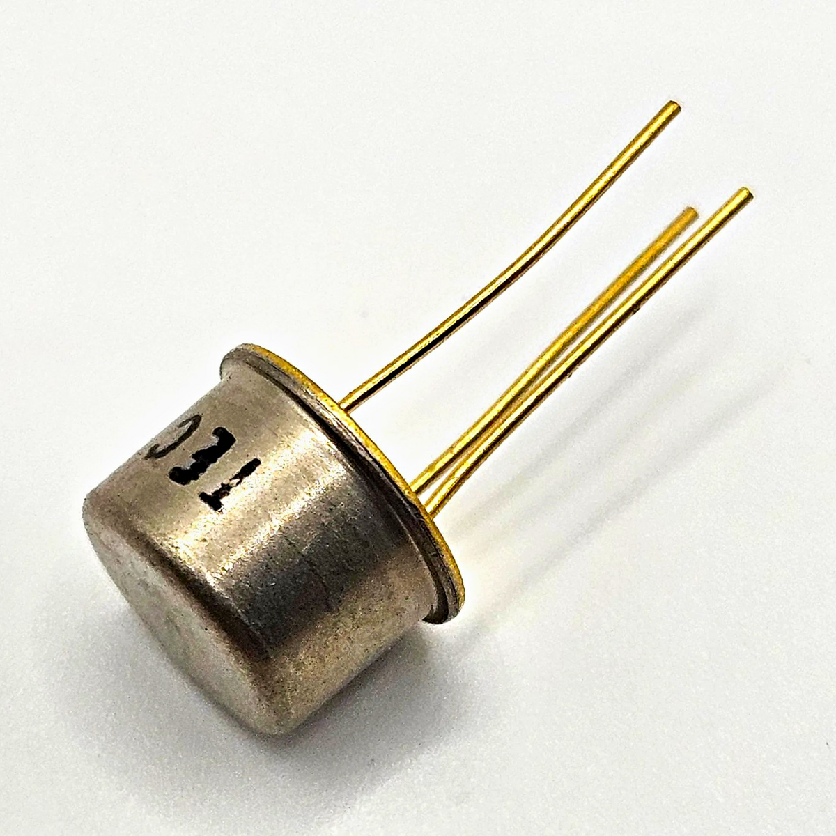 SK3025 PNP silicon transistor 3W TO-39 for audio amplifier and electronic repair from American Industrial Parts Group