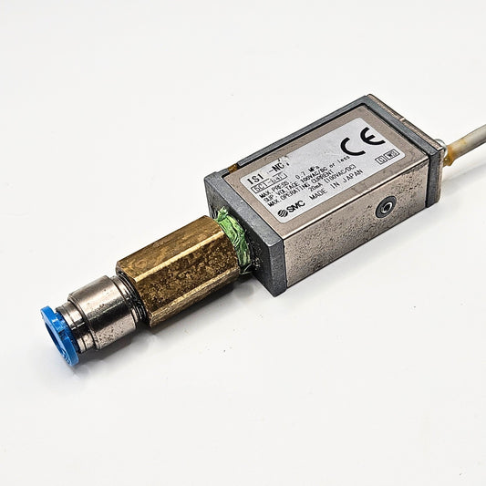 SMC IS1-NC1 pneumatic pressure switch 0.7 MPa 100VAC/DC for pneumatic automation systems and industrial control applications