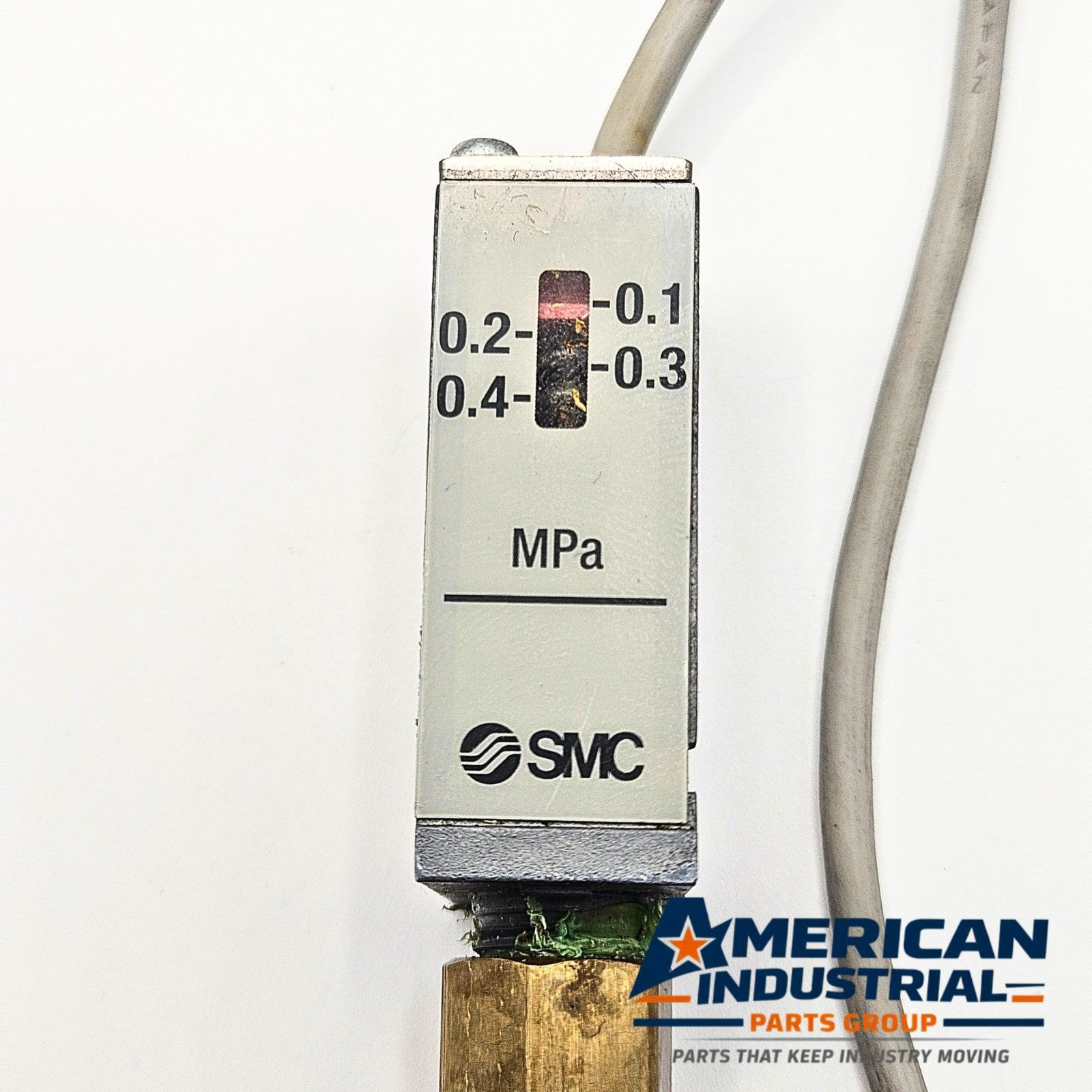 SMC IS1-NC1 pneumatic pressure switch 0.7 MPa 100VAC/DC for pneumatic automation systems and industrial control applications