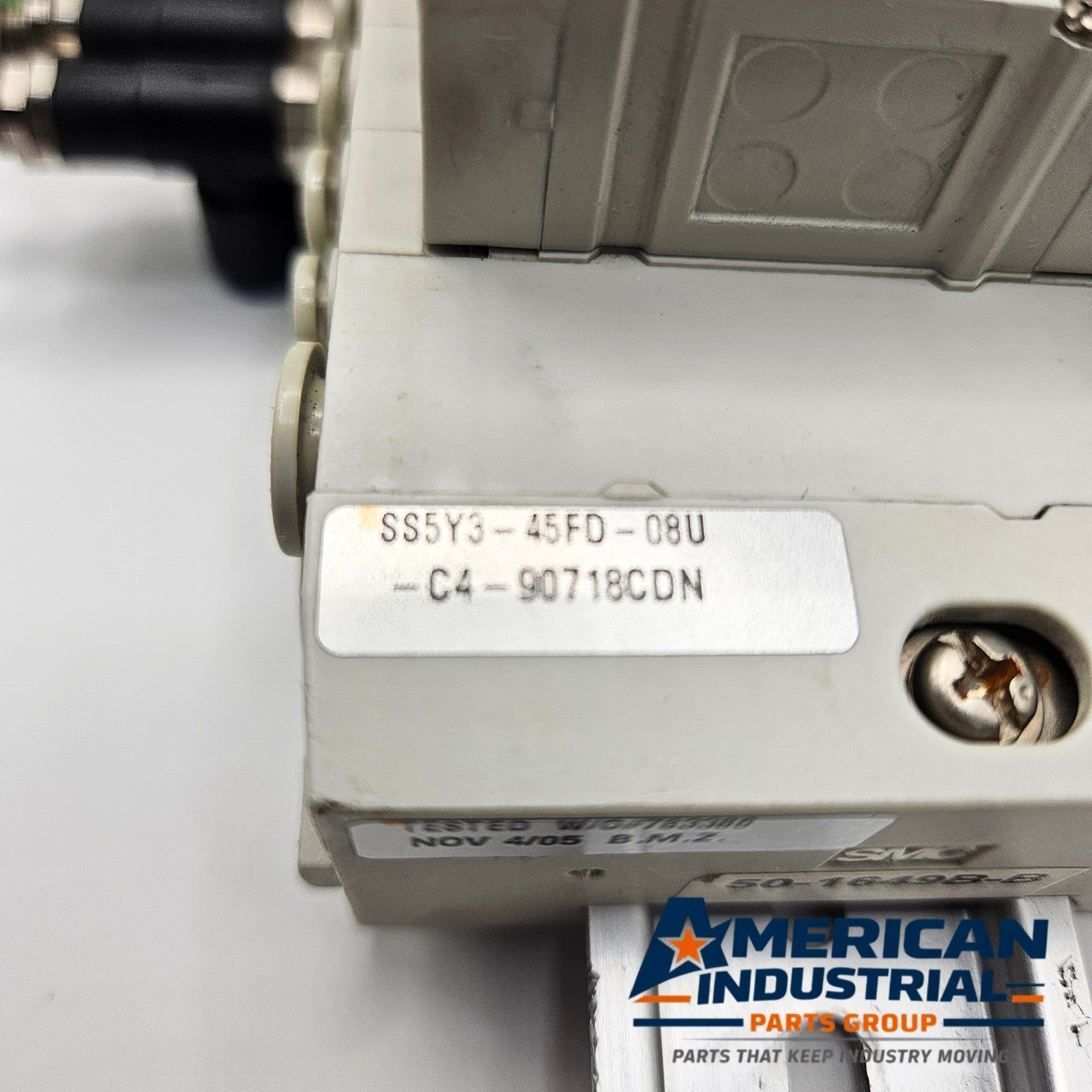SMC SS5Y3-45FD-08U manifold with SY3140-5FU 24VDC solenoid valves for pneumatic automation systems and industrial control