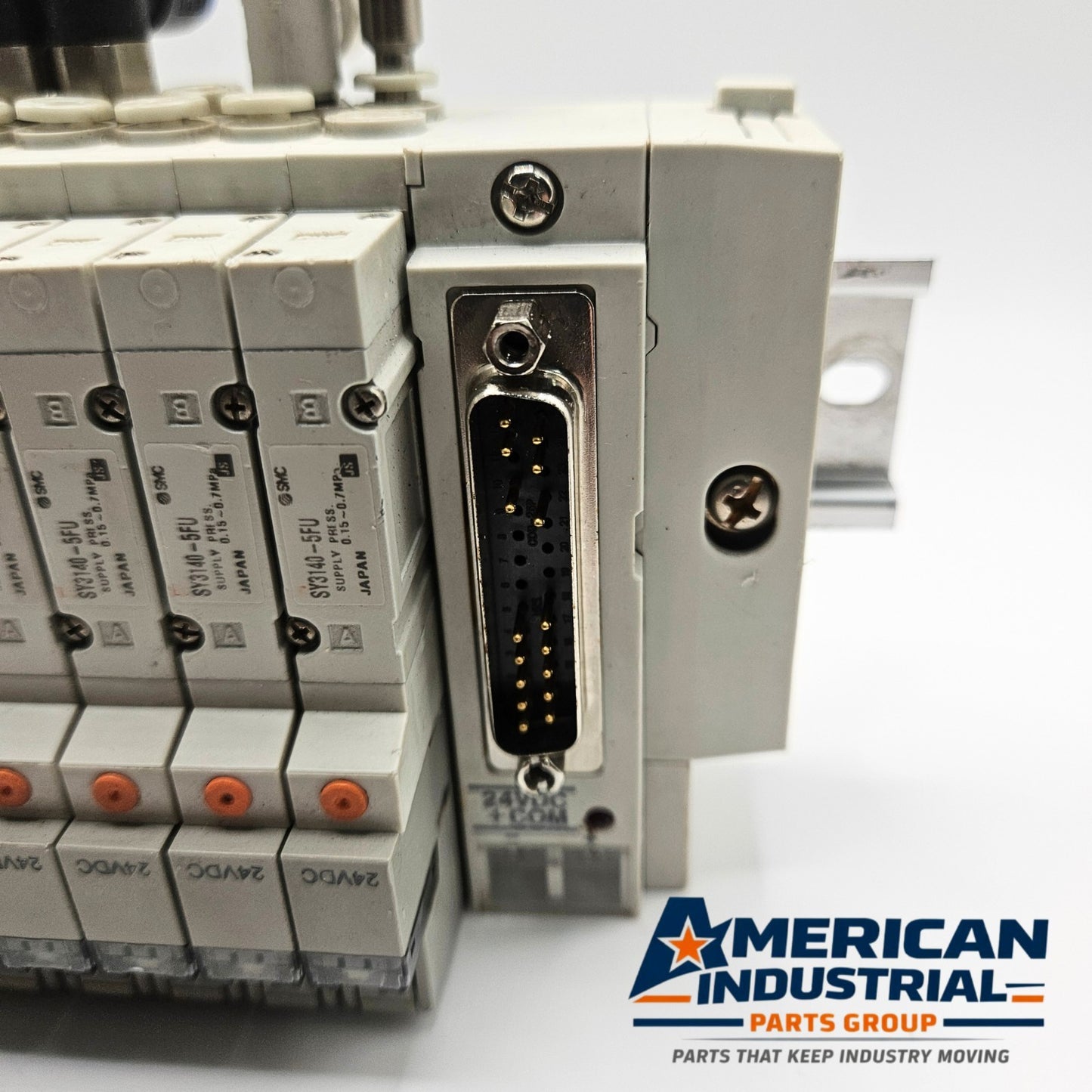 SMC SS5Y3-45FD-08U manifold with SY3140-5FU 24VDC solenoid valves for pneumatic automation systems and industrial control