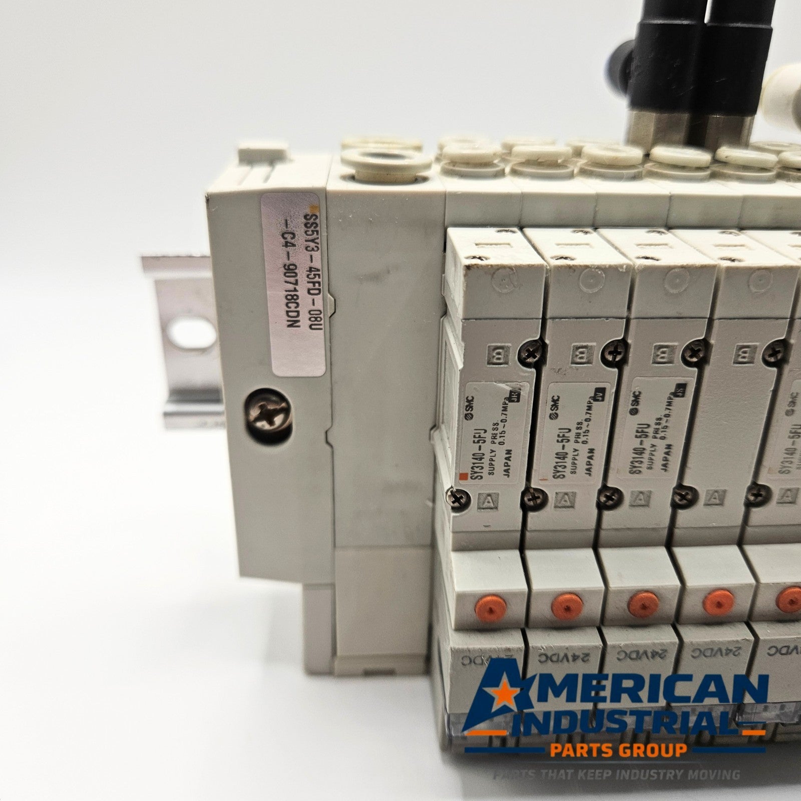 SMC SS5Y3-45FD-08U manifold with SY3140-5FU 24VDC solenoid valves for pneumatic automation systems and industrial control