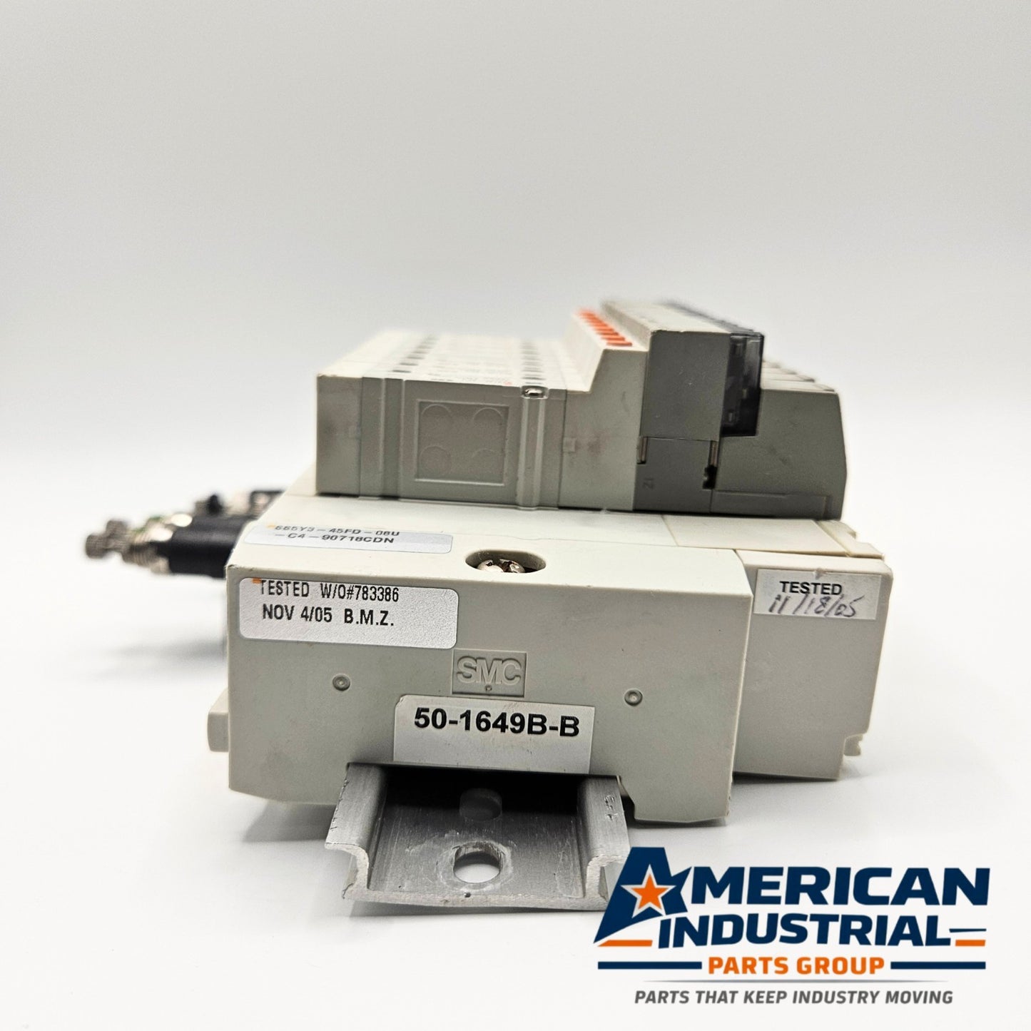 SMC SS5Y3-45FD-08U manifold with SY3140-5FU 24VDC solenoid valves for pneumatic automation systems and industrial control