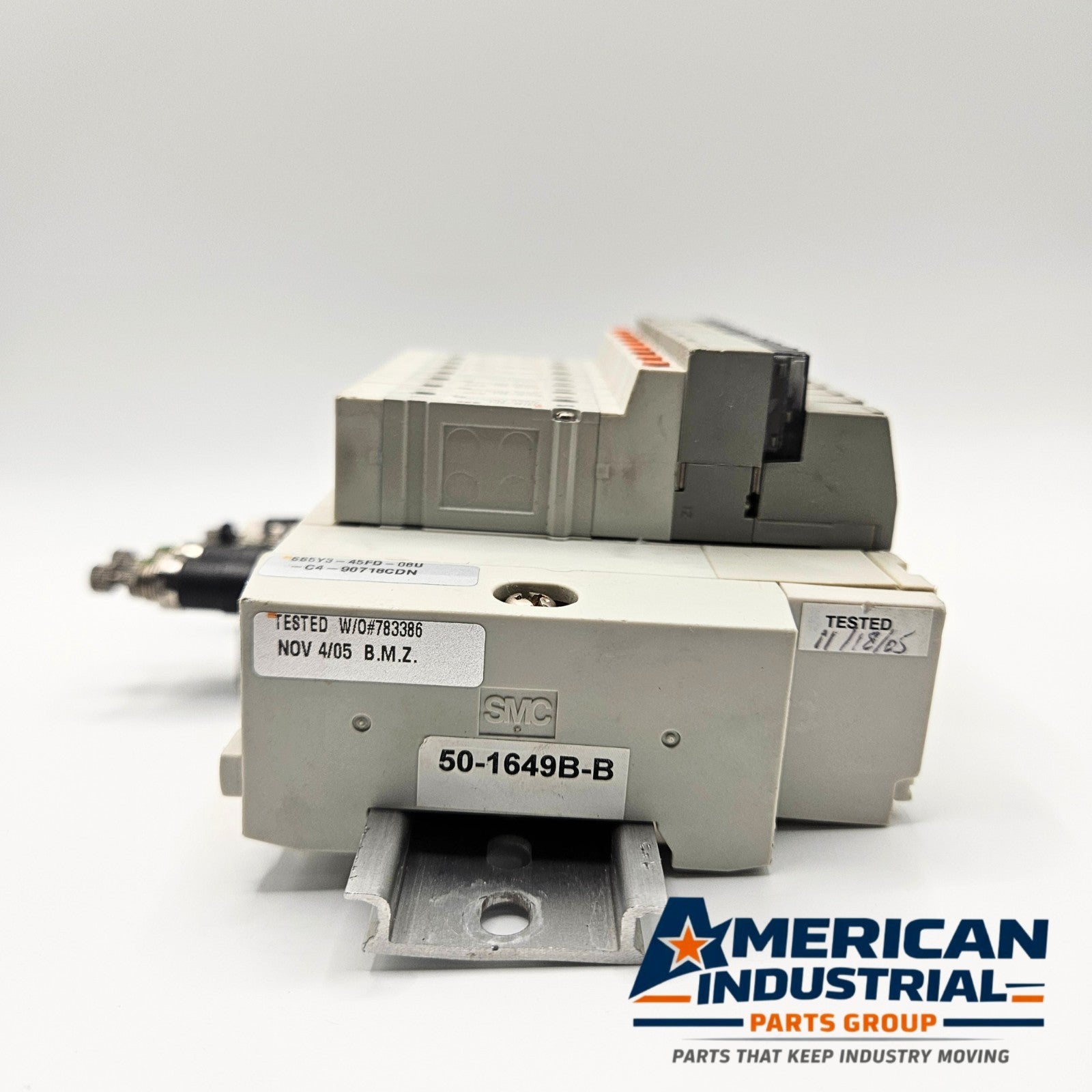 SMC SS5Y3-45FD-08U manifold with SY3140-5FU 24VDC solenoid valves for pneumatic automation systems and industrial control
