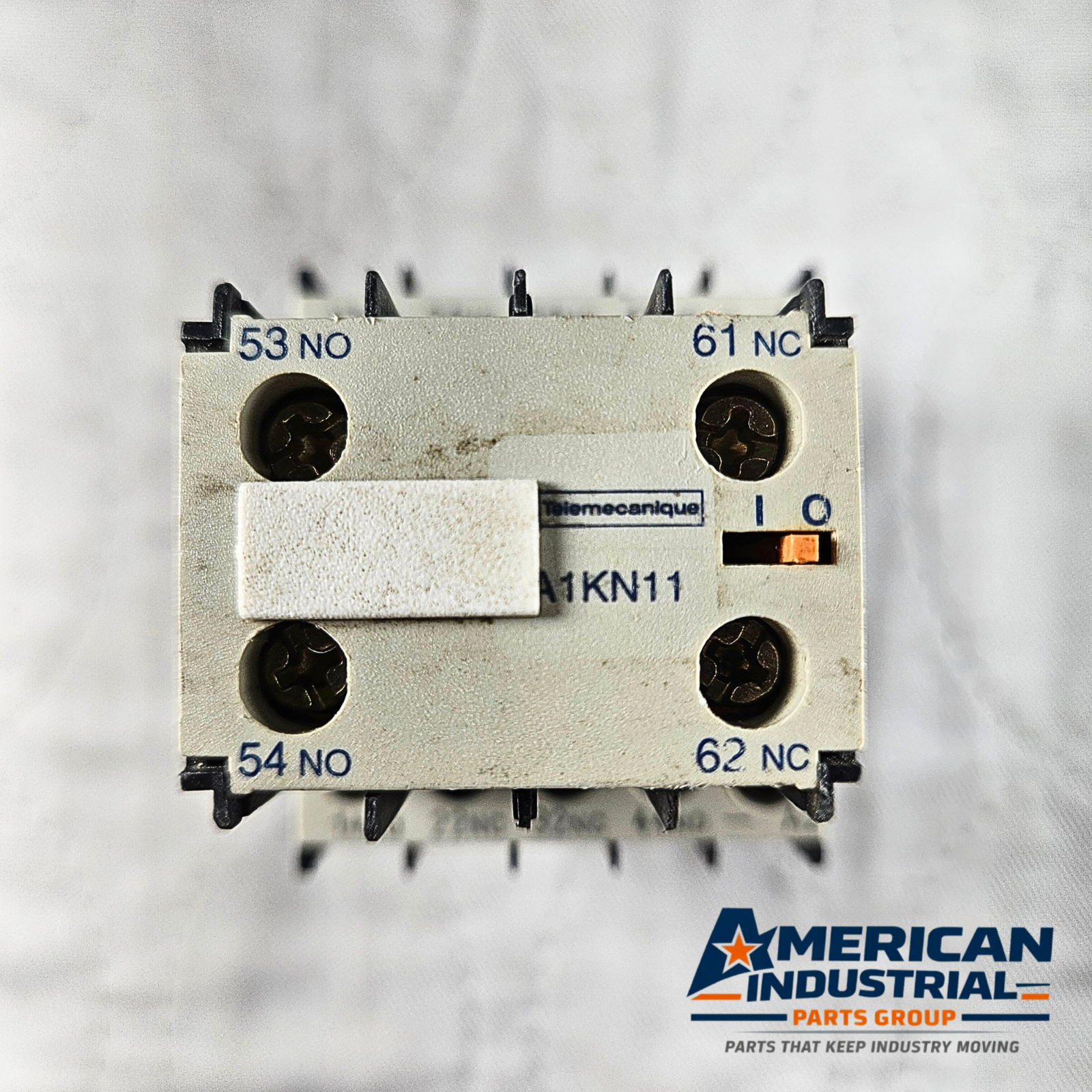 Telemecanique CA4KN22 contactor 24V coil with auxiliary contacts 4NO 4NC for motor control and industrial automation systems