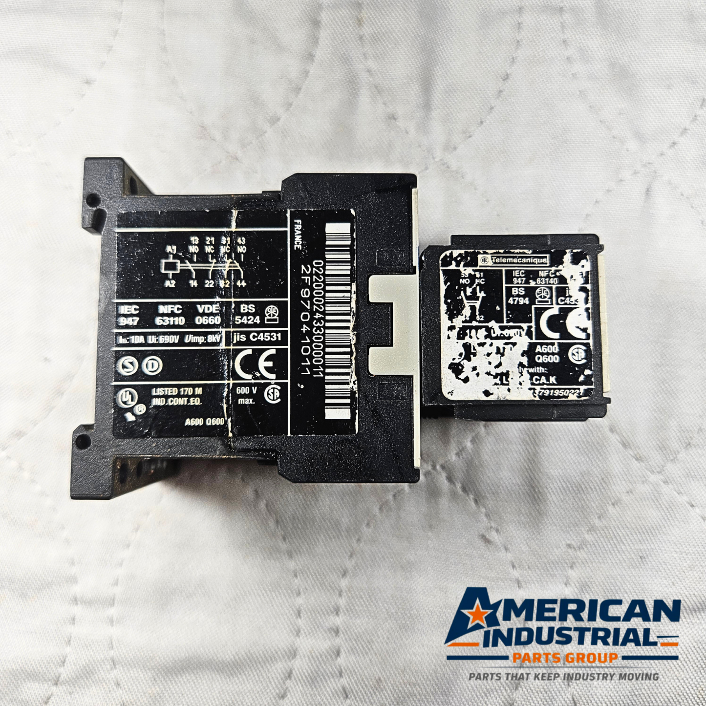 Telemecanique CA4KN22 contactor 24V coil with auxiliary contacts 4NO 4NC for motor control and industrial automation systems
