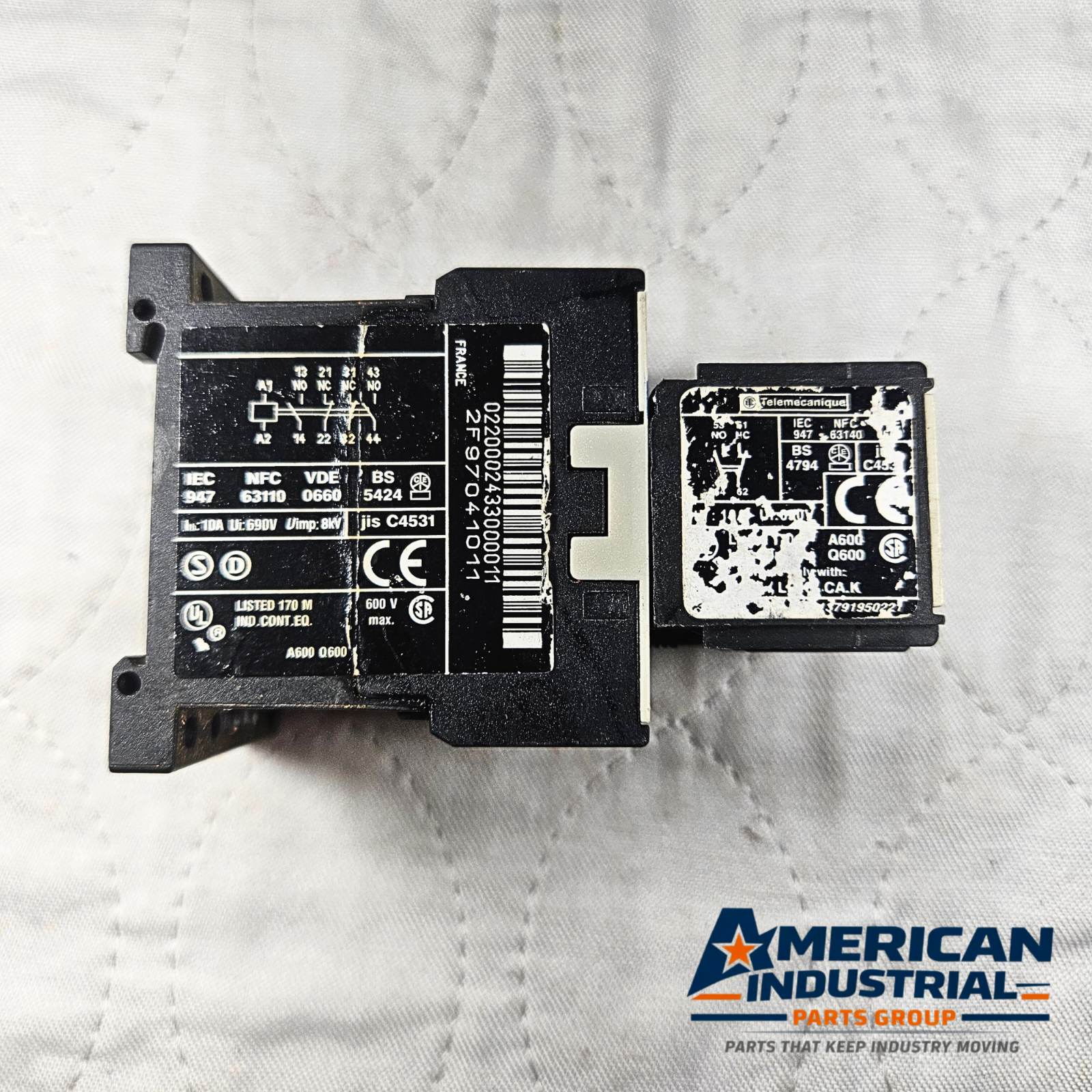 Telemecanique CA4KN22 contactor 24V coil with auxiliary contacts 4NO 4NC for motor control and industrial automation systems