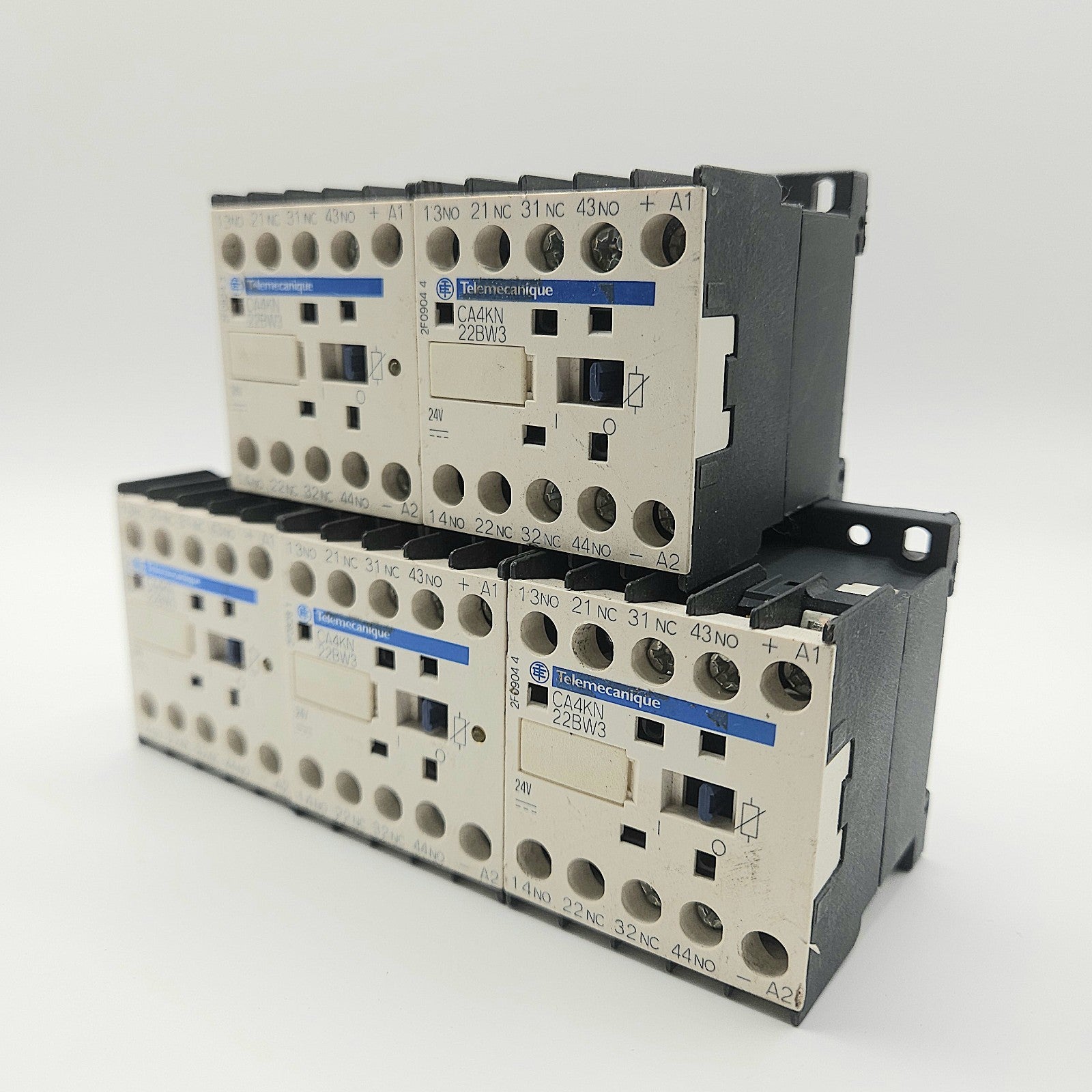Telemecanique CA4KN 22BW3 relay module 24VDC 4NO 4NC lot of 5 for motor control and industrial automation systems