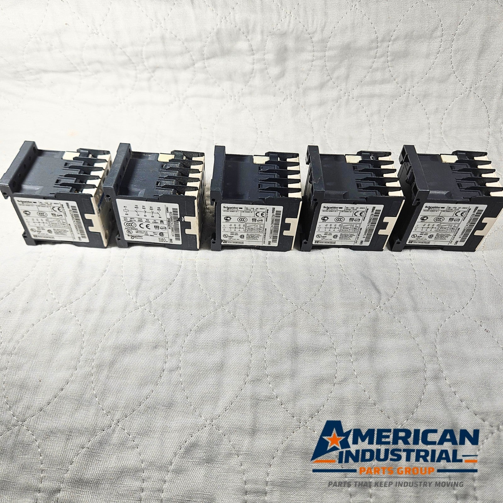 Telemecanique CA4KN 22BW3 relay module 24VDC 4NO 4NC lot of 5 for motor control and industrial automation systems