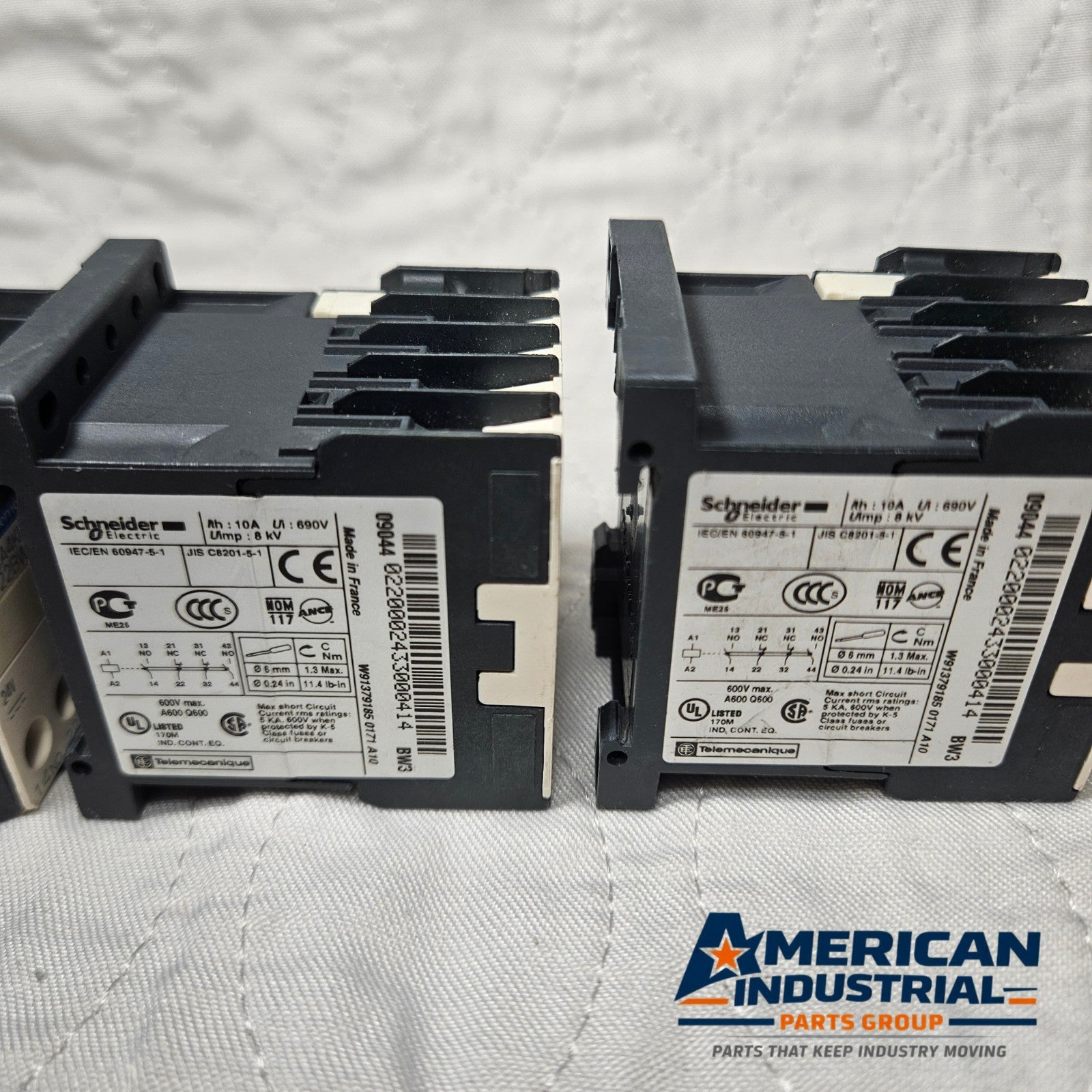 Telemecanique CA4KN 22BW3 relay module 24VDC 4NO 4NC lot of 5 for motor control and industrial automation systems