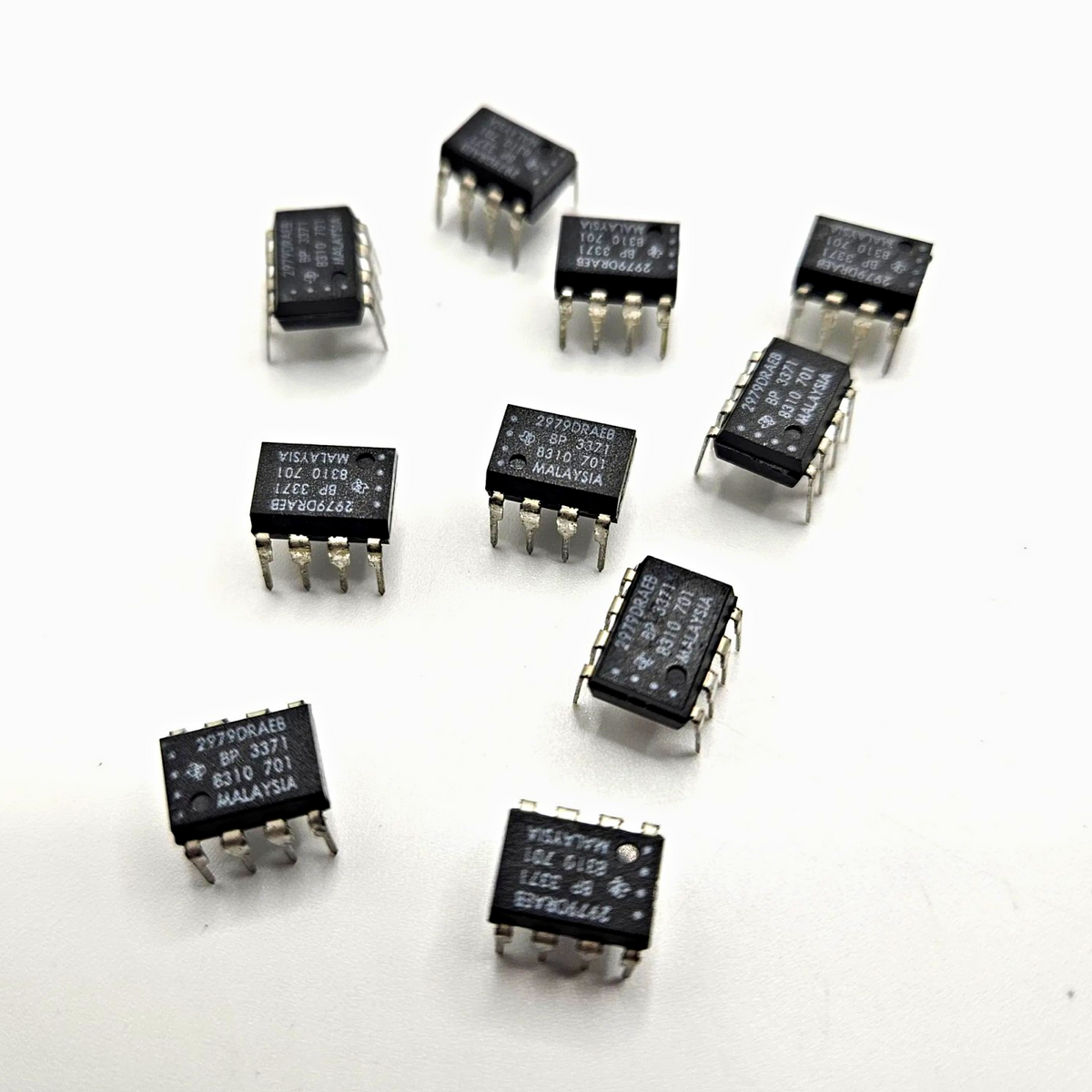 Lot of 10 Texas Instruments 2979DRAEB DIP-8 integrated circuits new old stock for vintage electronics and obsolete component sourcing