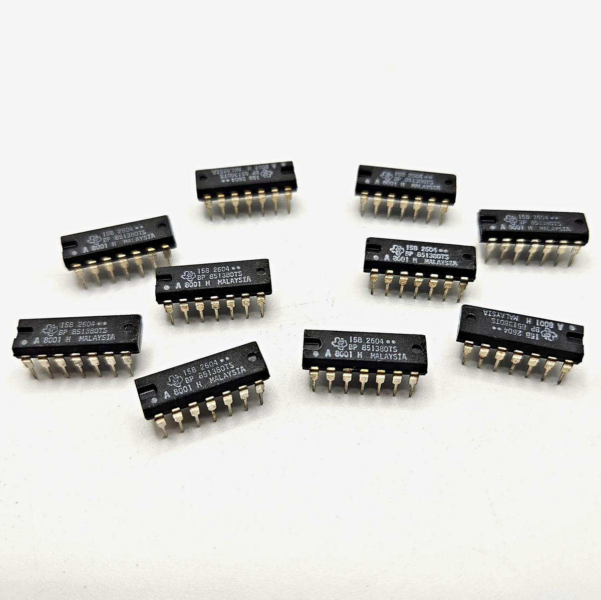 Lot of 10 Texas Instruments 8513807S 158-2604 14-pin DIP integrated circuit new old stock for vintage electronics repair and board restoration