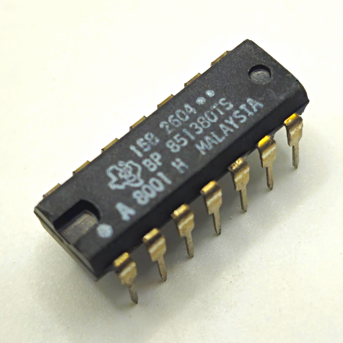Texas Instruments 851380TS 158-2604 custom-marked 14-pin DIP integrated circuit new old stock for vintage electronics repair and board restoration