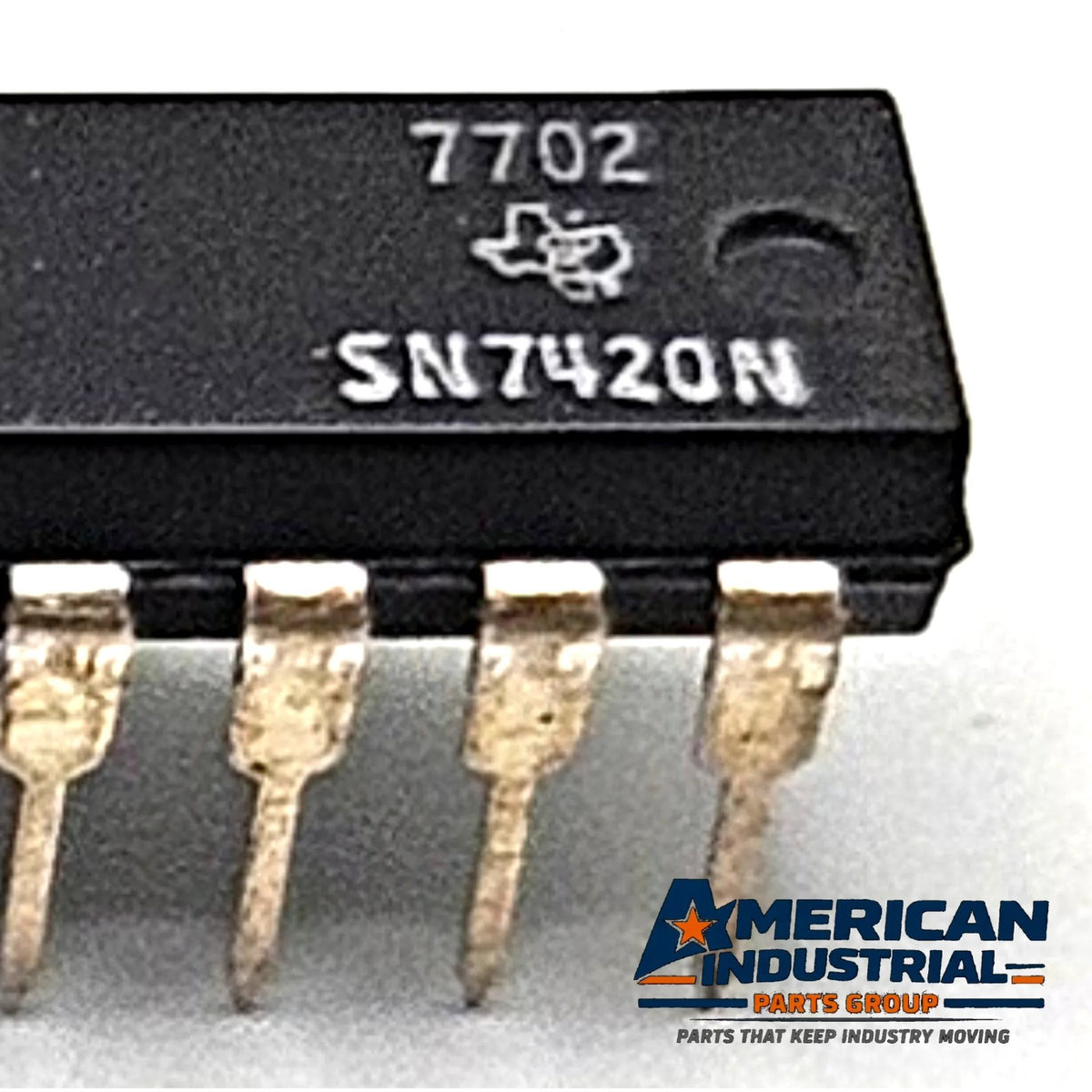 Texas Instruments SN7420N dual 4-input NAND gate TTL DIP-14 vintage new old stock for legacy logic repair
