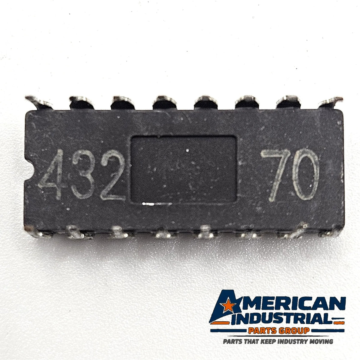 Toshiba TMM416D-4 4116-4 16Kx1 250ns dynamic RAM vintage IC in ceramic DIP-16 package for retro computer and legacy electronics repair