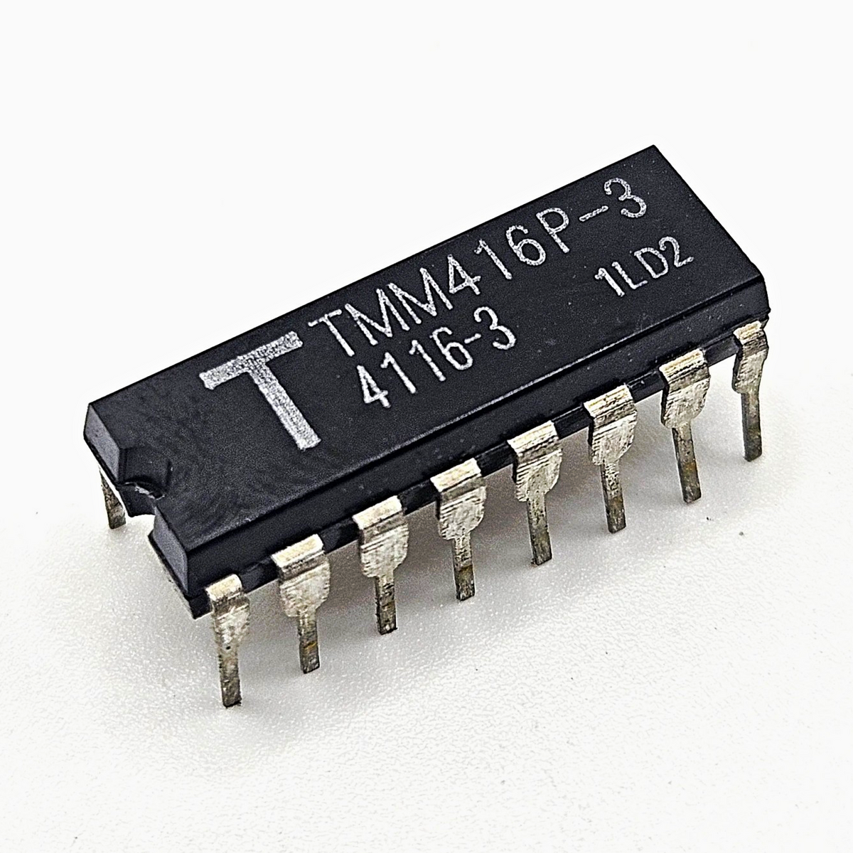 Toshiba TMM416P-3 4116-3 16Kx1 200ns dynamic RAM vintage IC in plastic DIP-16 package for retro computer and legacy electronics repair