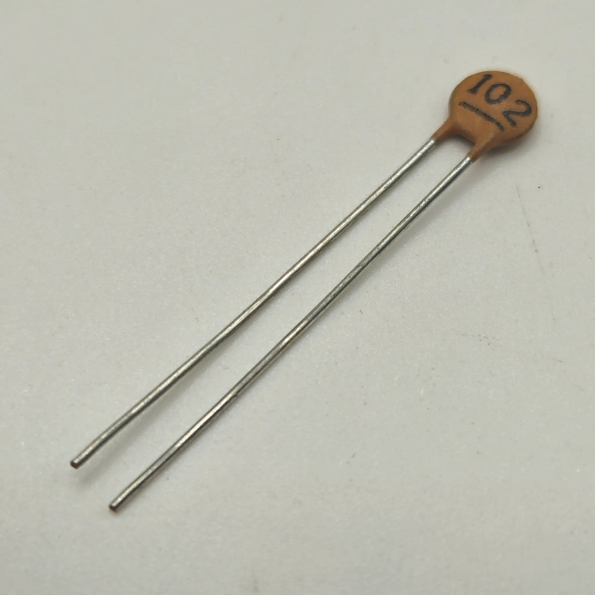 Lot of 25 unbranded 0.001uF 1nF 1000pF 102 ceramic disc capacitors radial lead for tone control, bypass, and circuit board repair