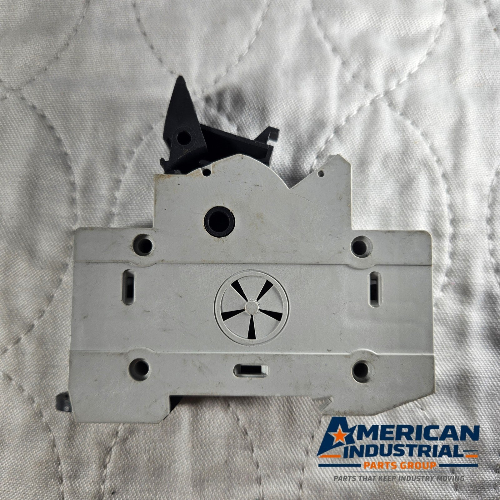 Wohner 31110 fuse holder for industrial automation and MRO applications. American Industrial Parts Group.