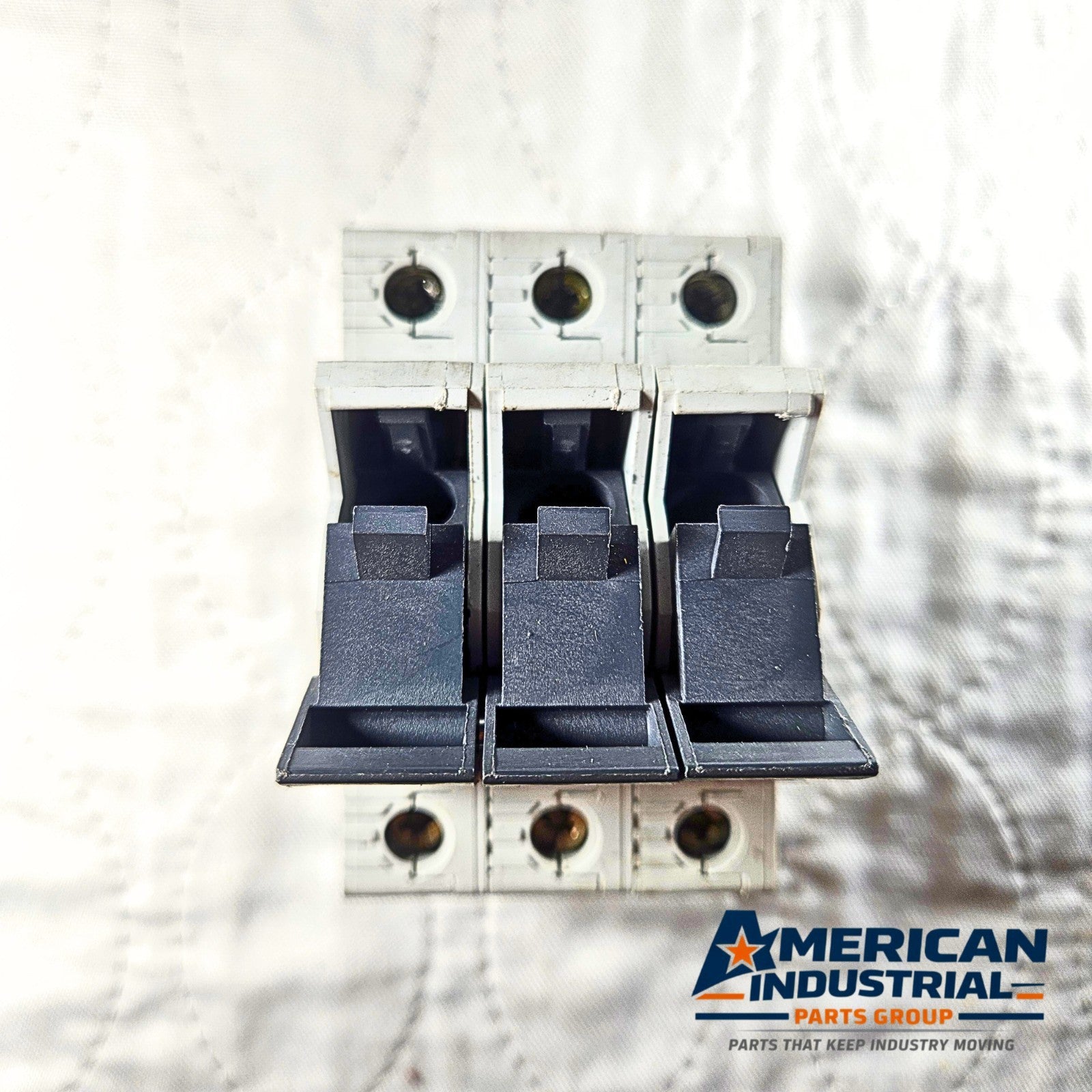 Wohner 31113 fuse holder for industrial automation and MRO applications. American Industrial Parts Group.