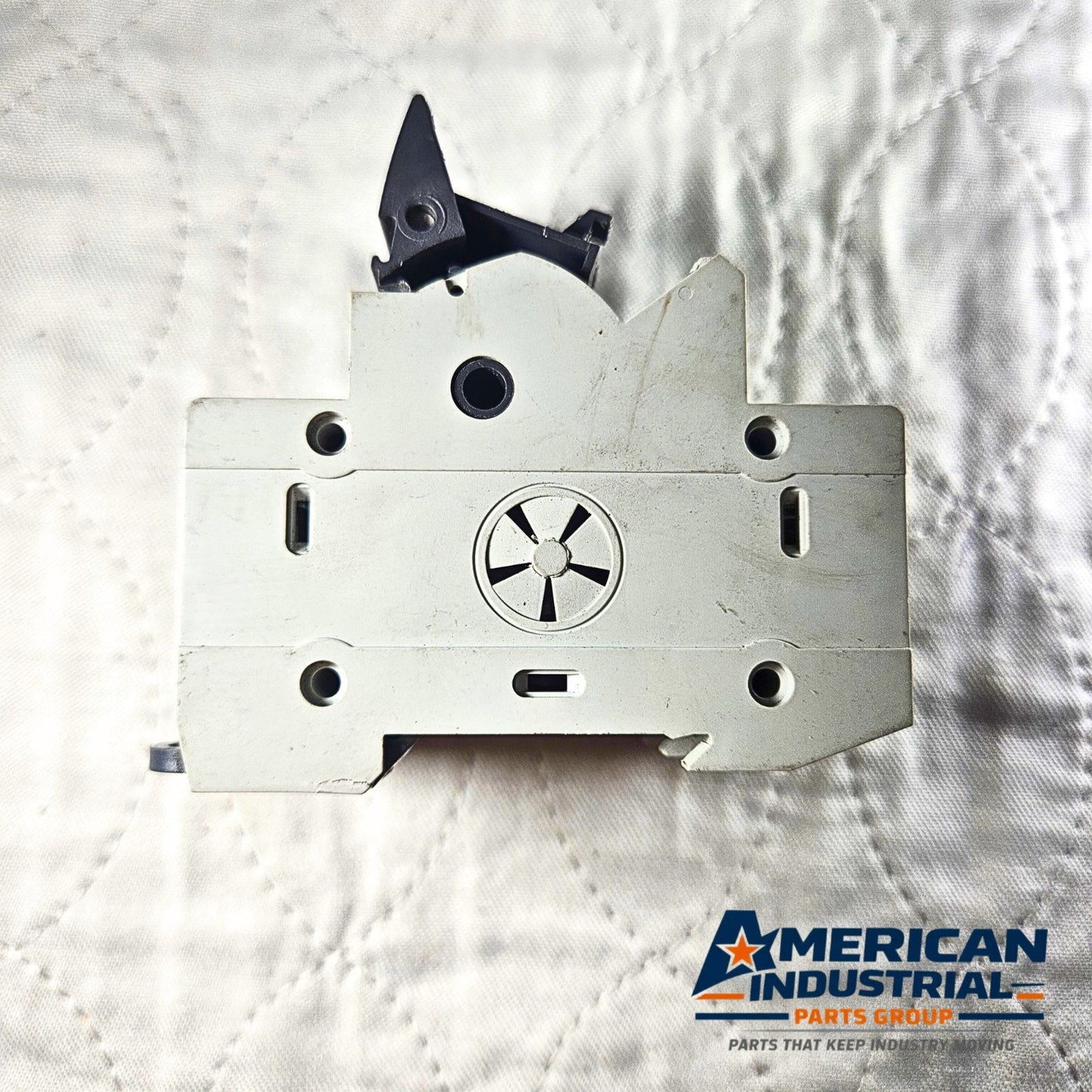 Wohner 31113 fuse holder for industrial automation and MRO applications. American Industrial Parts Group.